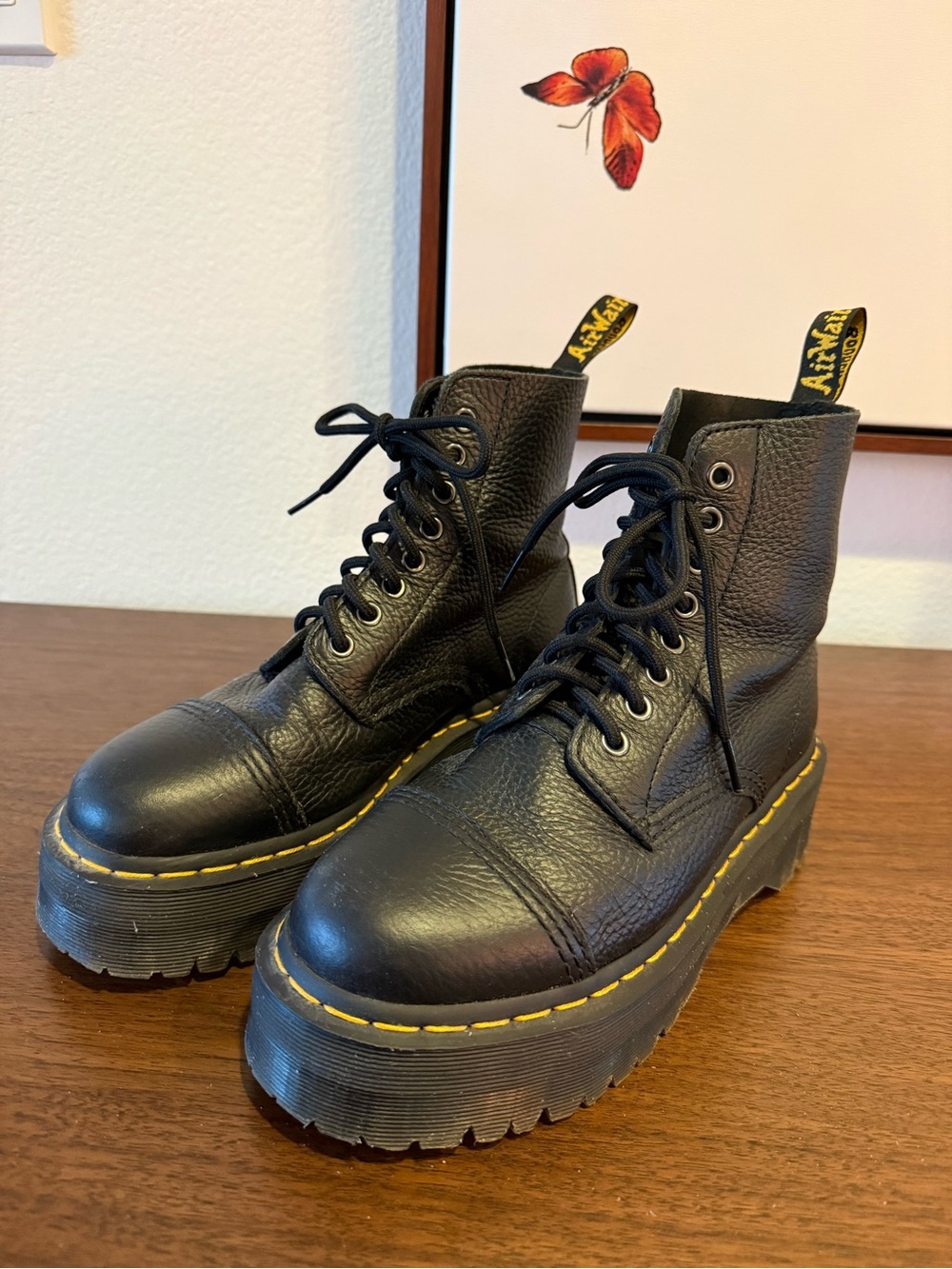 Dr. Martens SINCLAIR
Milled Nappa Leather Platform Boots